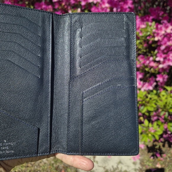 AUTHENTIC Louis Vuitton Taiga Long Tall Wallet MINT CONDITION - Picture 8 of 12